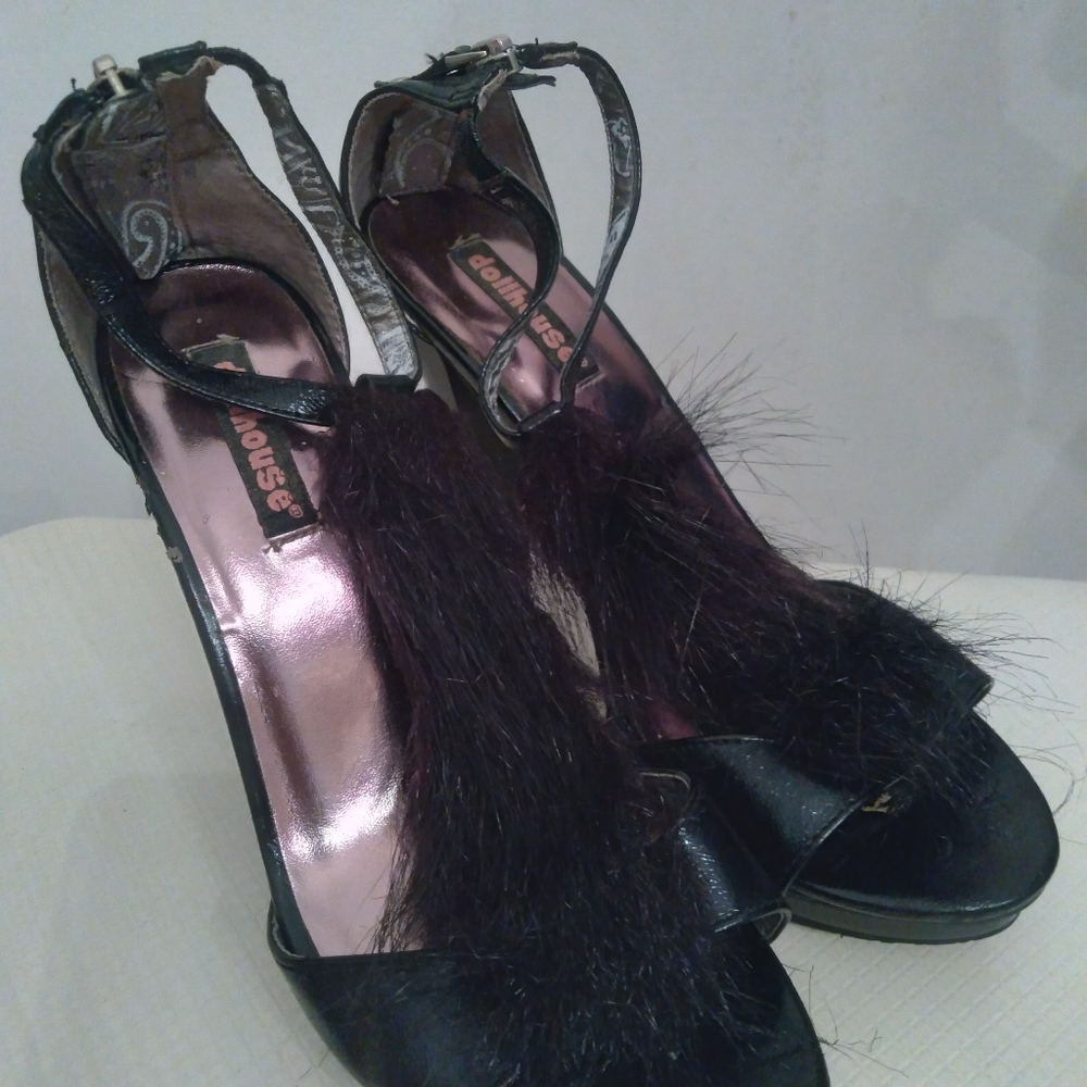 Dollhouse Black Furry High Heel Shoes